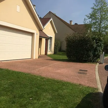 Maison St Nom La Breteche Casa de Férias *